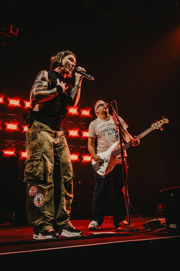Bush performing live at AEC Theatre in Adelaide